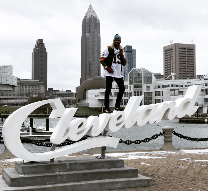 5D3AE3F9-8339-420E-91BA-2BADC263D71D